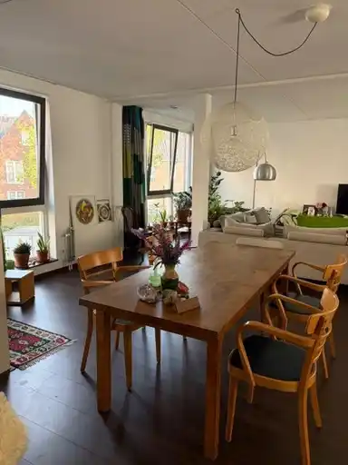100m2 Appartement à louer pour 1300€/mois à Chromerij, Waalre
