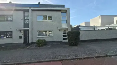 135m2 house to rent for 3245€/month in Loethoelilaan 56, Amstelveen