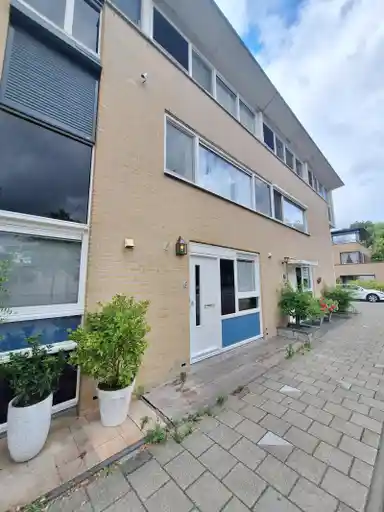 127m2 house to rent for 2350€/month in Kristalweg, Delft