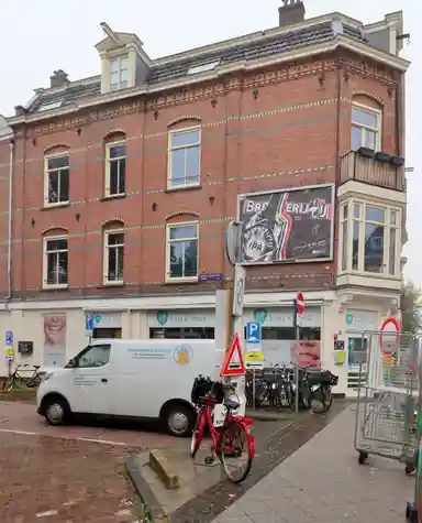 90m2 apartment to rent for 2500€/month in Linnaeusstraat 28, Amsterdam