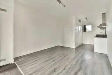 24m2 studio te huur voor 850€/maand in Waldorpstraat, The Hague