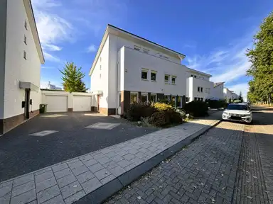 142m2 house to rent for 1950€/month in Veldwezeltstraat, Maastricht