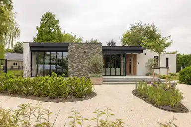 232m2 house to rent for 7400€/month in Dresdenlaan 27, Rotterdam