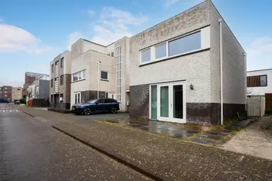 116m2 Haus zur Miete für 2050€/Monat in Helenusstraat 15, Almere