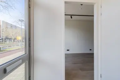 99m2 Appartement à louer pour 1765€/mois à 's-Gravelandseweg, Schiedam