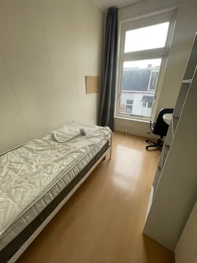 9m2 room to rent for 414€/month in Van Sytzamastraat, Leeuwarden