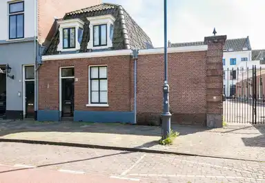 95m2 maison à louer pour 2950€/mois à Parklaan 22, Haarlem