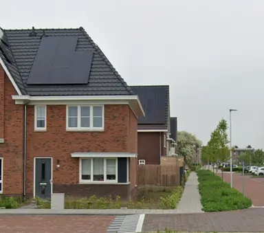 117m2 huis te huur voor 2100€/maand in Dokter Leo van der Laanstraat 25, Huissen