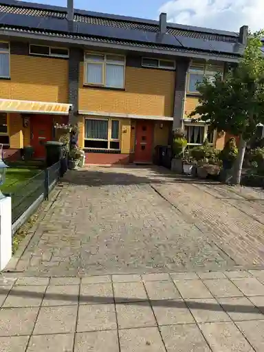 125m2 apartment to rent for 758€/month in François Valentijnstraat, Almere