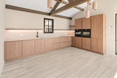 353m2 house to rent for 3150€/month in Essenseweg 86, Nispen