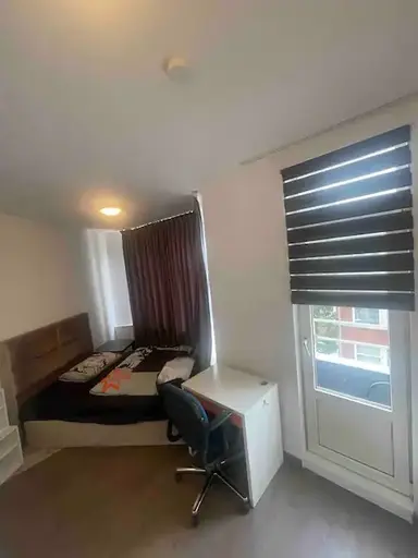 15m2 room to rent for 1000€/month in Lange Singelstraat, Schiedam