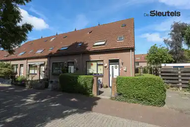 79m2 maison à louer pour 1228.07€/mois à Pieter van der Aastraat 5, Leiden