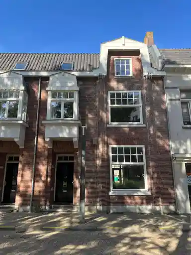 210m2 house to rent for 2950€/month in Honigmannstraat 53, Heerlen