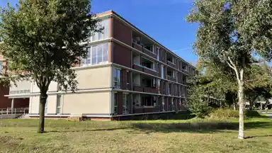 94m2 flat to rent for 1189.36€/month in De Lemzijde 57, Emmen