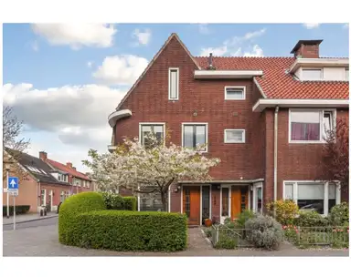 117m2 house to rent for 1800€/month in Pastoor van Leeuwenstraat, Helmond