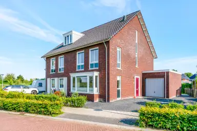 172m2 house to rent for 2500€/month in Hooge Veld 11, Rhenoy