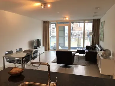 89μ² Διαμέρισμα προς ενοικίαση για 3000€/μήνα σε Kruisplein 692, Rotterdam