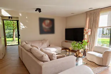 86m2 Appartement à louer pour 2450€/mois à Endepoellaan 5b, Warmond