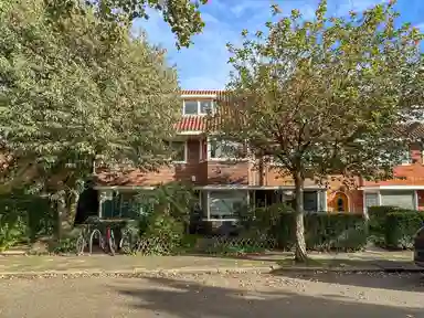 115m2 maison à louer pour 2650€/mois à Doctor H.J. Lovinklaan 18, Utrecht