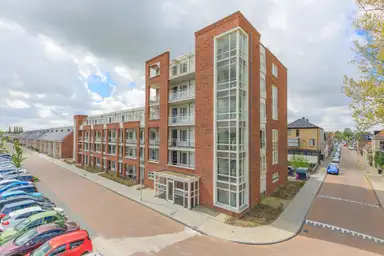 88m2 Appartement à louer pour 1599€/mois à Stationsplein 20, Pijnacker