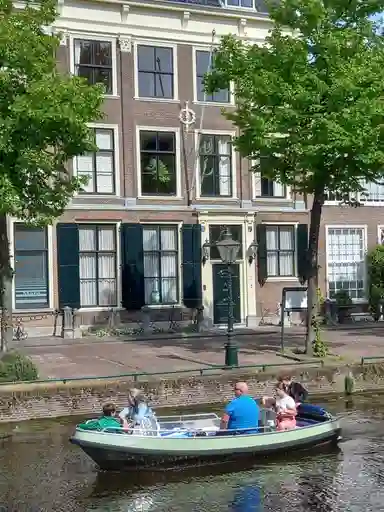 115m2 Appartamento in affitto per 1995€/mese a Rapenburg 40A, Leiden
