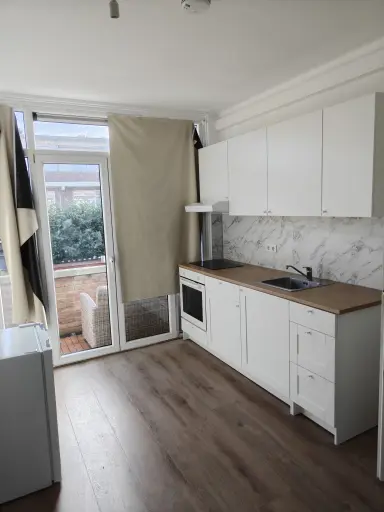 10m2 Camera in affitto per 675€/mese a Maarsbergenstraat, The Hague