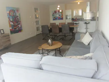 114μ² Διαμέρισμα προς ενοικίαση για 3100€/μήνα σε Kruisplein 744, Rotterdam