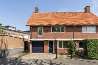 168m2 Casa in affitto per 3300€/mese a Gruttosingel 38, The Hague