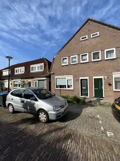 111m2 maison à louer pour 713.01€/mois à Estrikstraat 23, Enschede