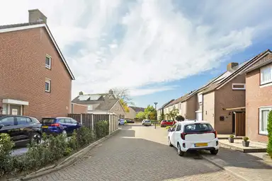 m2 house to rent for 932.93€/month in President Van Rijenlaan 90, Hoeven