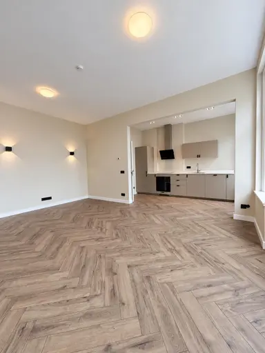 89m2 flat to rent for 2750€/month in Mathenesserlaan, Rotterdam