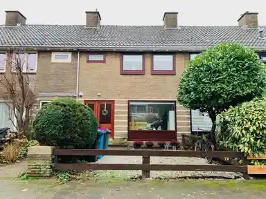100m2 maison à louer pour 2750€/mois à Nicolaas Beetslaan 26, Voorburg