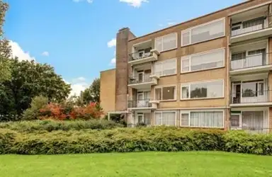 80m2 apartment to rent for 1075€/month in Pruimenlaan 13, Amstelveen