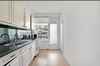70μ² Δωμάτιο προς ενοικίαση για 900€/μήνα σε Kruiningenstraat, Rotterdam
