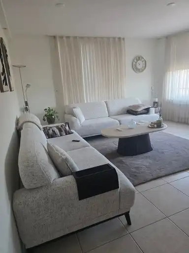 90m2 apartment to rent for 680€/month in Van der Elststraat, Schiedam