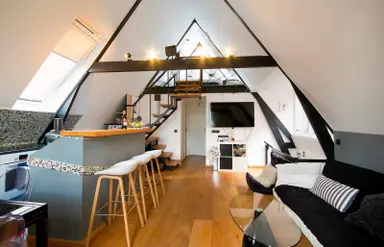 141m2 flat to rent for 4500€/month in Jacob van Lennepstraat, Amsterdam