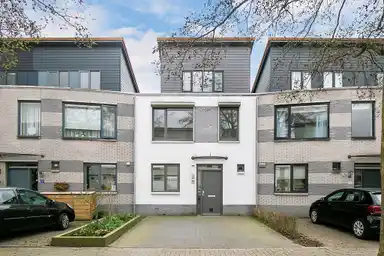 130m2 maison à louer pour 2380€/mois à Wim Sonneveldstraat 20, Arnhem