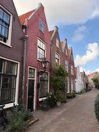 76m2 maison à louer pour 2295€/mois à Vestestraat, Leiden