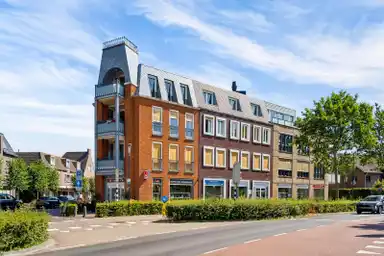 192m2 apartment to rent for 4000€/month in Dorpsstraat, Bunnik