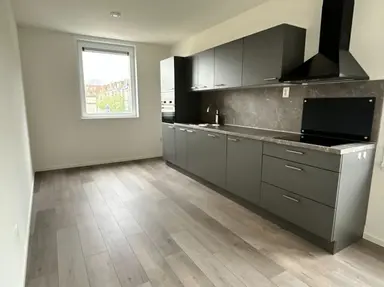 112m2 flat to rent for 1532.22€/month in Walravenstraat 33, Rotterdam
