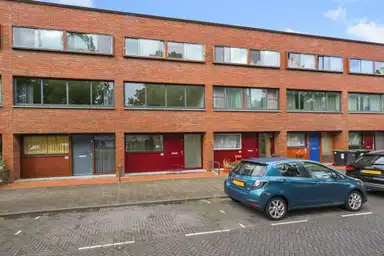 146m2 Casa in affitto per 3250€/mese a Raden Adjeng Kartinistraat, Amsterdam