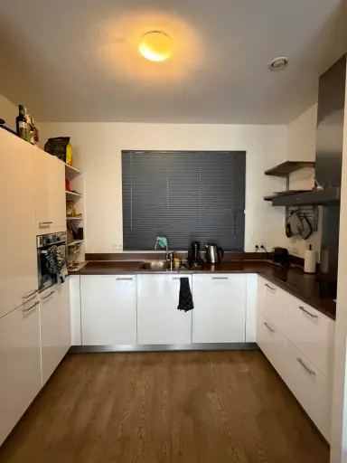 93m2 Kamer te huur voor 1300€/maand in Koningin Wilhelminaplein, Amsterdam