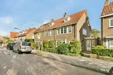 160m2 maison à louer pour 3750€/mois à Jan van Galenstraat 38, Haarlem