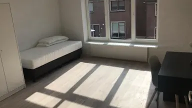 13m2 Kamer te huur voor 565€/maand in Laaresstraat 15, Enschede