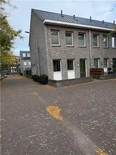98.38m2 house to rent for 1543.85€/month in Potgieterplein 18, Nijmegen