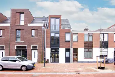 117m2 maison à louer pour 3500€/mois à Harmenjansweg 69, Haarlem