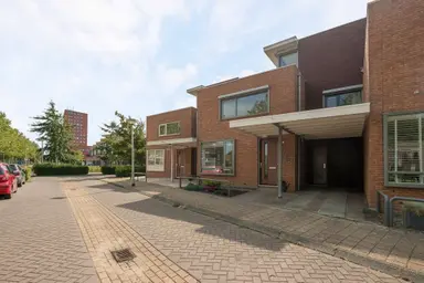141m2 huis te huur voor 3000€/maand in Appelgaarde, Hendrik-Ido-Ambacht